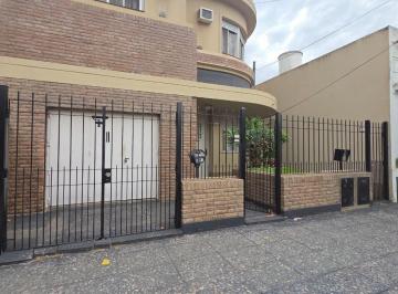 Casa · 150m² · 3 Ambientes · Casa en Alquiler Apto Profesional Saavedra 336