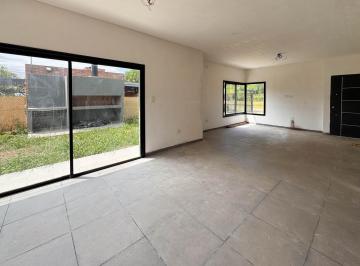 Casa · 107m² · 5 Ambientes · 2 Cocheras · Casa en Venta 3 Dorm. - Funes Town