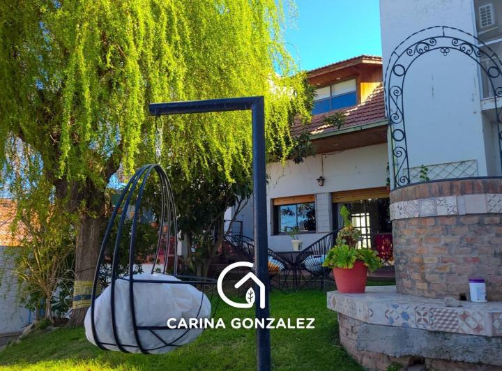 Casa · 380m² · 5 Ambientes · 4 Cocheras