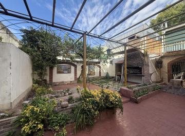 Casa · 390m² · 3 Dormitorios · 2 Cocheras · Casa en Echesortu
