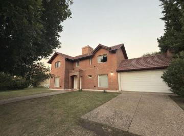 Casa de 12 ambientes, Villa Allende · Casa con 1200 m² en Venta, 4 Dorm. en San Isidro