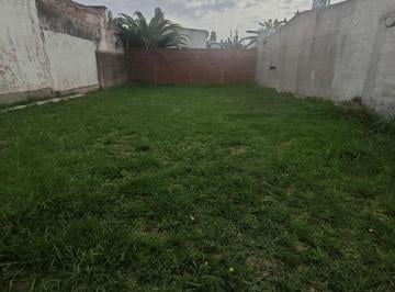 Casa de 9 ambientes, La Plata · Venta en Block Cuatro Departamentos Mas Terreno Libre