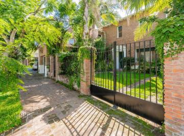 Casa · 240m² · 5 Ambientes · 1 Cochera · Venta Casa de 5 Ambientes con Quincho, Pileta, Garage en Martínez