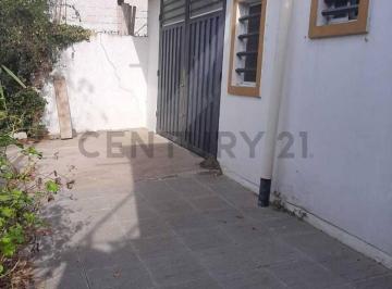 Casa · 60m² · 4 Ambientes · 1 Cochera · 205 Bis E/ 49 y 50. Casa en Venta en Olmos
