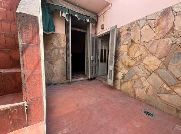 PH · 68m² · 2 Ambientes · Oportunidad Dpto de Pasillo a Reciclar, Patio y Terraza.