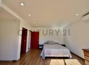 Casa · 281m² · 6 Ambientes · 3 Cocheras · Casa en Venta en Brandsen Estancia Las Malvinas de 4 Dorm. Premium