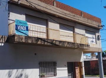 Casa · 110m² · 4 Ambientes · 1 Cochera · Venta - Pasaje Tossi 1304 - Casa en Planta Alta 3 Dorm. y Cochera - Barrio Azcuenaga - Rosario