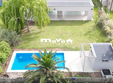Casa · 185m² · 4 Ambientes · 3 Cocheras · Casa en Venta - San Sebastian