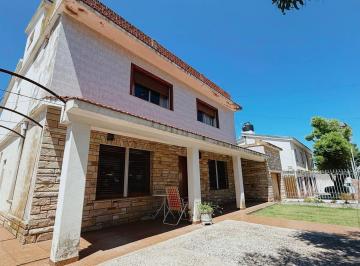 Casa · 450m² · 10 Ambientes · 1 Cochera · Importante Propiedad en Monte Hermoso