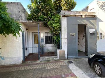 Casa · 210m² · 3 Ambientes · Santilli - Portela 1483 Lomas de Zamora