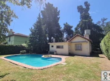 Casa · 55m² · 3 Ambientes · 1 Cochera · Casa en Venta con Pileta, Sobre La Calle Lisandro de La Torre, del Viso, Pilar.