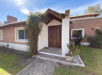 Casa · 280m² · 5 Ambientes · 2 Cocheras · Casa en Alquiler Amoblada - El Carmencito