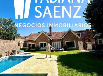 Casa · 300m² · 6 Ambientes · 2 Cocheras · Imponente Casa de Categoría en Venta Monte Grande