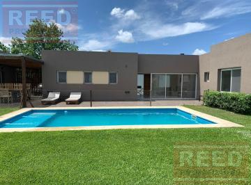 Casa · 160m² · 5 Ambientes · 1 Cochera · Casa en Escobar