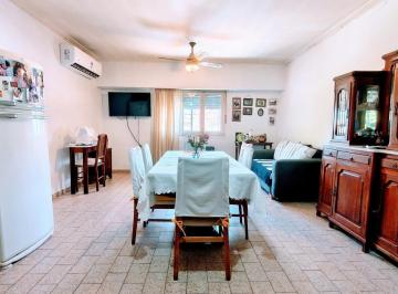 Casa · 80m² · 6 Ambientes · Amplia Casa con Patio y Asador en Planta Alta en María Selva - Republíca de Siria 6778