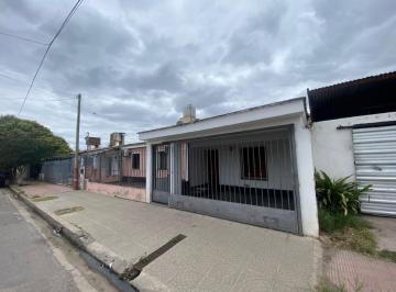Casa · 114m² · 5 Ambientes · 1 Cochera · Vendo Casa de 3 Dorm. Appto Credito en B Parque Republica