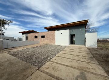 Casa · 96m² · 5 Ambientes · 1 Cochera · Financiación | 2 Dorm. | B° Villa Juana