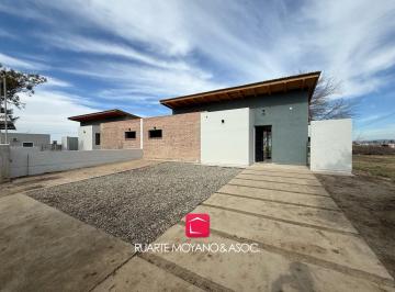 Casa · 96m² · 5 Ambientes · 1 Cochera · Financiación | 2 Dorm. | B° Villa Juana