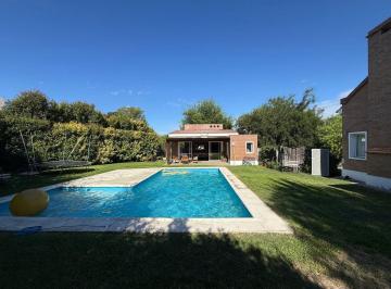 Casa · 440m² · 3 Dormitorios · 2 Cocheras · Casa en Lomas de La Carolina 3 Dorm.
