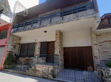 Casa · 120m² · 5 Ambientes · 1 Cochera · Casa en Venta Wilde Centro