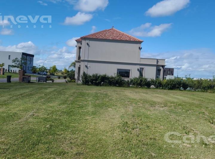 Terreno · 653m²