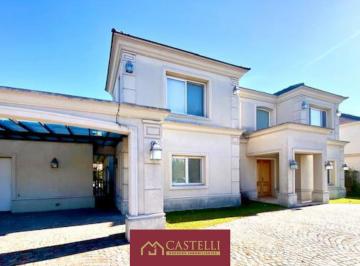 Casa · 352m² · 7 Ambientes · 2 Cocheras · Casa de 5 Dorm. en Venta Pilar Ayres de Pilar