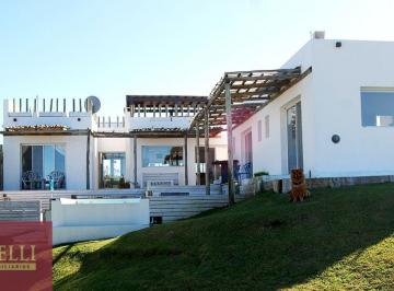 Casa · 163m² · 4 Ambientes · 2 Cocheras · Casa en Barrio Deportivo, Costa Esmeralda