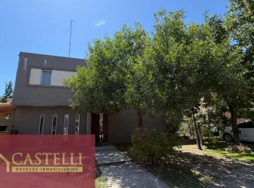 Casa · 130m² · 4 Ambientes · 2 Cocheras · Casa en Los Robles Pilar 4 Ambientes Venta