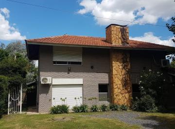 Casa · 325m² · 5 Ambientes · 1 Cochera · Casa en Venta en Mapuche con Piscina