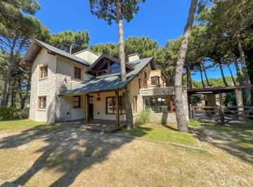 Casa · 210m² · 5 Ambientes · 1 Cochera · Casa Venta Pinamar Norte V2