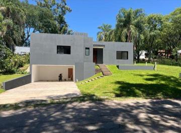 Casa · 7 Ambientes · 2 Cocheras · Casa en Yerba Buena