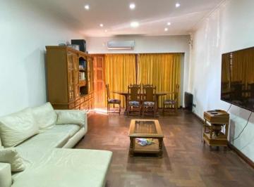 Casa · 160m² · 6 Ambientes · Casa en Venta - 4 Dorm. 2 Baños - 160 m² - Adrogue