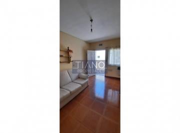 Casa · 74m² · 3 Ambientes · 3 Cocheras · PH 3 Ambientes con Garage, Patio y Terraza Apto Credito