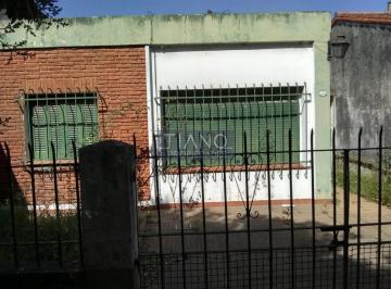 Casa · 100m² · 3 Ambientes · 1 Cochera · Casa con Amplio Fondo Libre en Venta en Longchamps