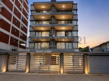 PH · 54m² · 2 Ambientes · 1 Cochera · Departamento 2 Ambientes en Villa Gesell en Venta// Oportunidad Real a 30 m Mar / Edificio con Tod