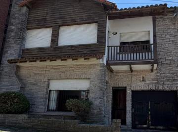 Casa · 60m² · 3 Ambientes · Alquiler Casa de 3 Ambientes con Vista Al Mar y Cochera 24 Meses