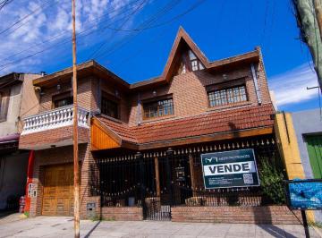 Casa de 7 ambientes, La Matanza · Hermoso Chalet en Isidro Casanova - Ideal 2 Familias - Valor en Oportunidad