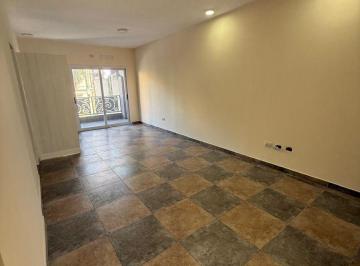 Departamento de 2 ambientes, Tres de Febrero · Venta Departamento 2 Ambientes con Patio y Cochera – Muy Luminoso