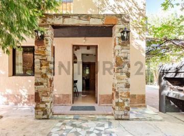 Casa · 809m² · 10 Ambientes · 8 Cocheras · Complejo Turístico Premium en Valle Grande – San Rafael, Mendoza