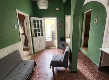 Casa · 140m² · 4 Ambientes · 1 Cochera · Casa en Venta Llorente 180 Avellaneda