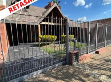Casa · 310m² · 6 Ambientes · 4 Cocheras · Muy Linda Casa Sobre Amplio Lote