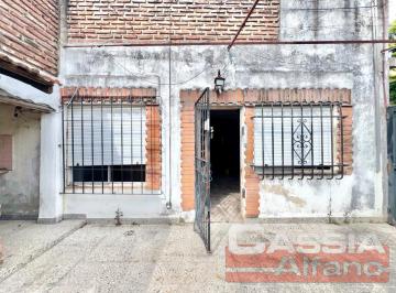 PH · 70m² · 3 Ambientes · PH a con 2 Dorm., 2 Patios y Terraza Accesible a Reciclar