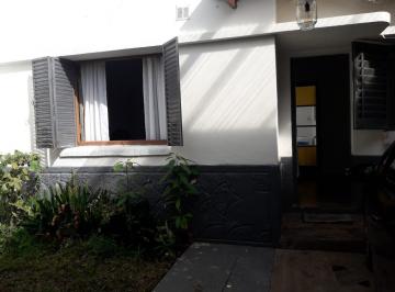 Casa · 158m² · 2 Ambientes · Casa en Venta - 1 Dormitorio 1 Baño - Cochera - 180 m² - La Plata