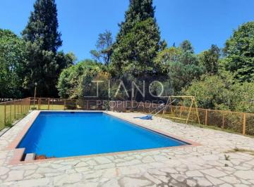 Quinta vacacional · 199m² · 3 Ambientes · 1 Cochera · Casaquinta con Amplia Piscina y Parque