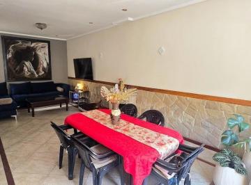 Casa · 110m² · 4 Ambientes · Venta Casa 4 Ambientes Liniers - El Cardenal 6900