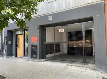 Depósito , San Cristobal · Dueño Vende Gran Espacio en Planta Baja con Acceso Vehicular Para Depósito