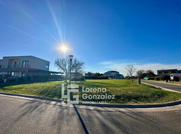Terreno · 1196m²