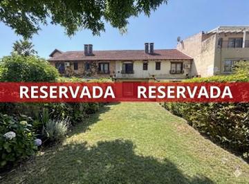Casa · 107m² · 4 Ambientes · 1 Cochera · Triplex en Venta en Excelente Zona de Lomas de San Isidro