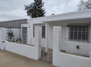 Casa · 90m² · 4 Ambientes · 2 Cocheras · Casa en Belen de Escobar