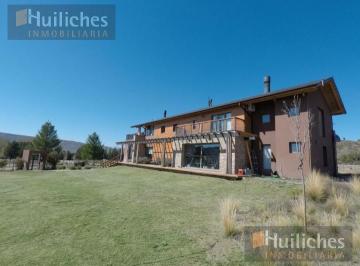 Casa · 1370m² · 3 Dormitorios · 1 Cochera · Casa a La Venta Barrio Hipico